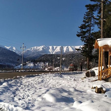 Everest Guest House Gulmarg Ngoại thất bức ảnh
