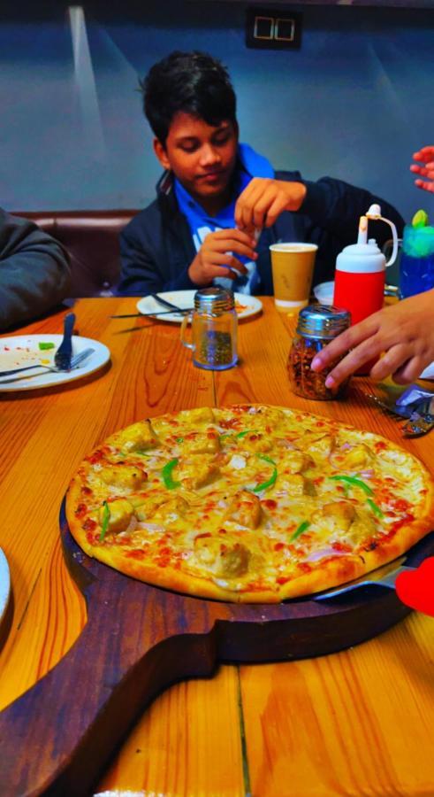Everest Guest House Gulmarg Ngoại thất bức ảnh