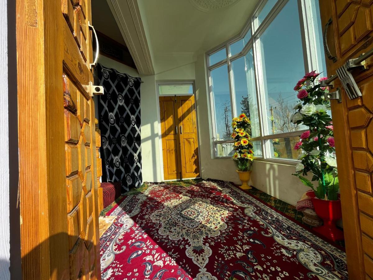 Everest Guest House Gulmarg Ngoại thất bức ảnh