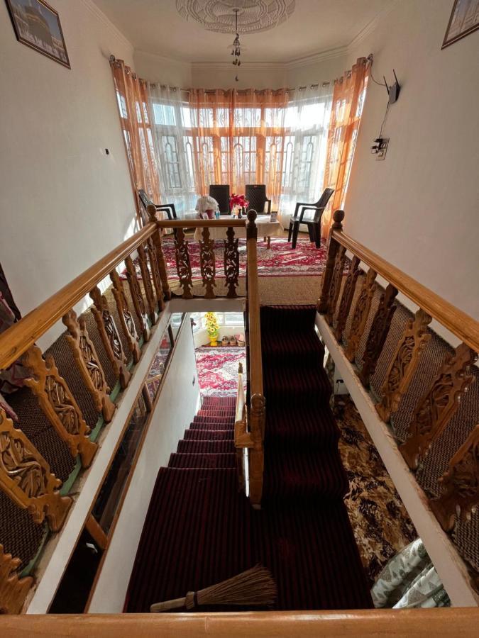Everest Guest House Gulmarg Ngoại thất bức ảnh