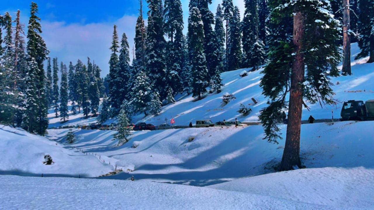 Everest Guest House Gulmarg Ngoại thất bức ảnh