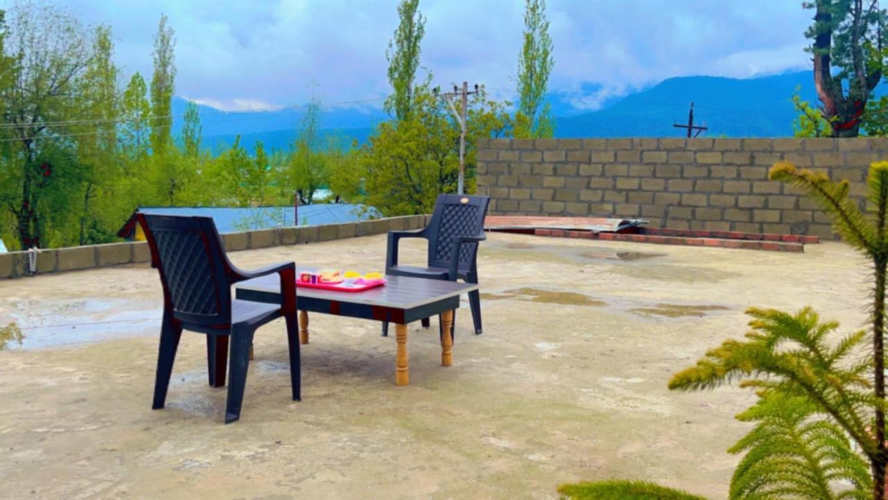 Everest Guest House Gulmarg Ngoại thất bức ảnh