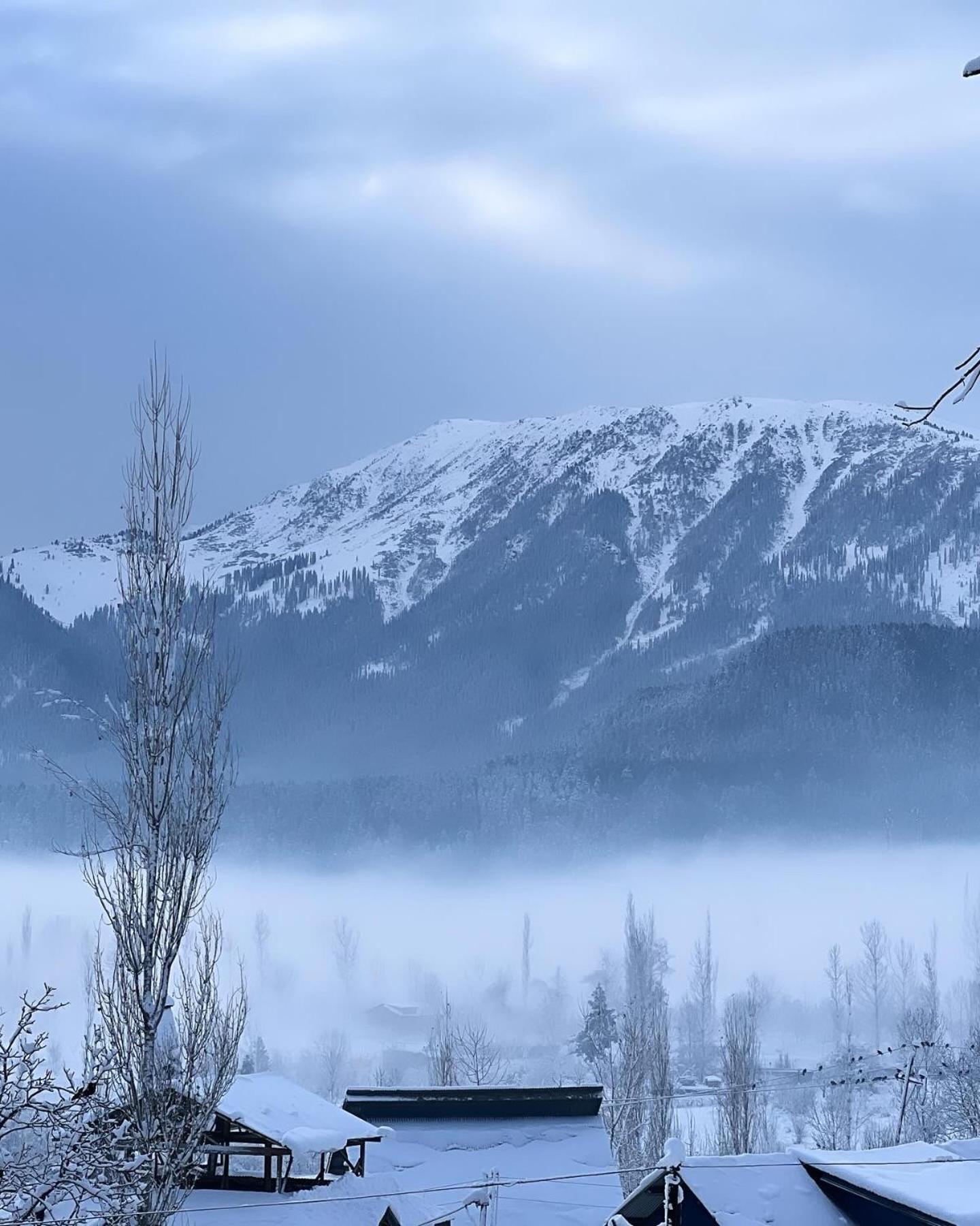 Everest Guest House Gulmarg Ngoại thất bức ảnh