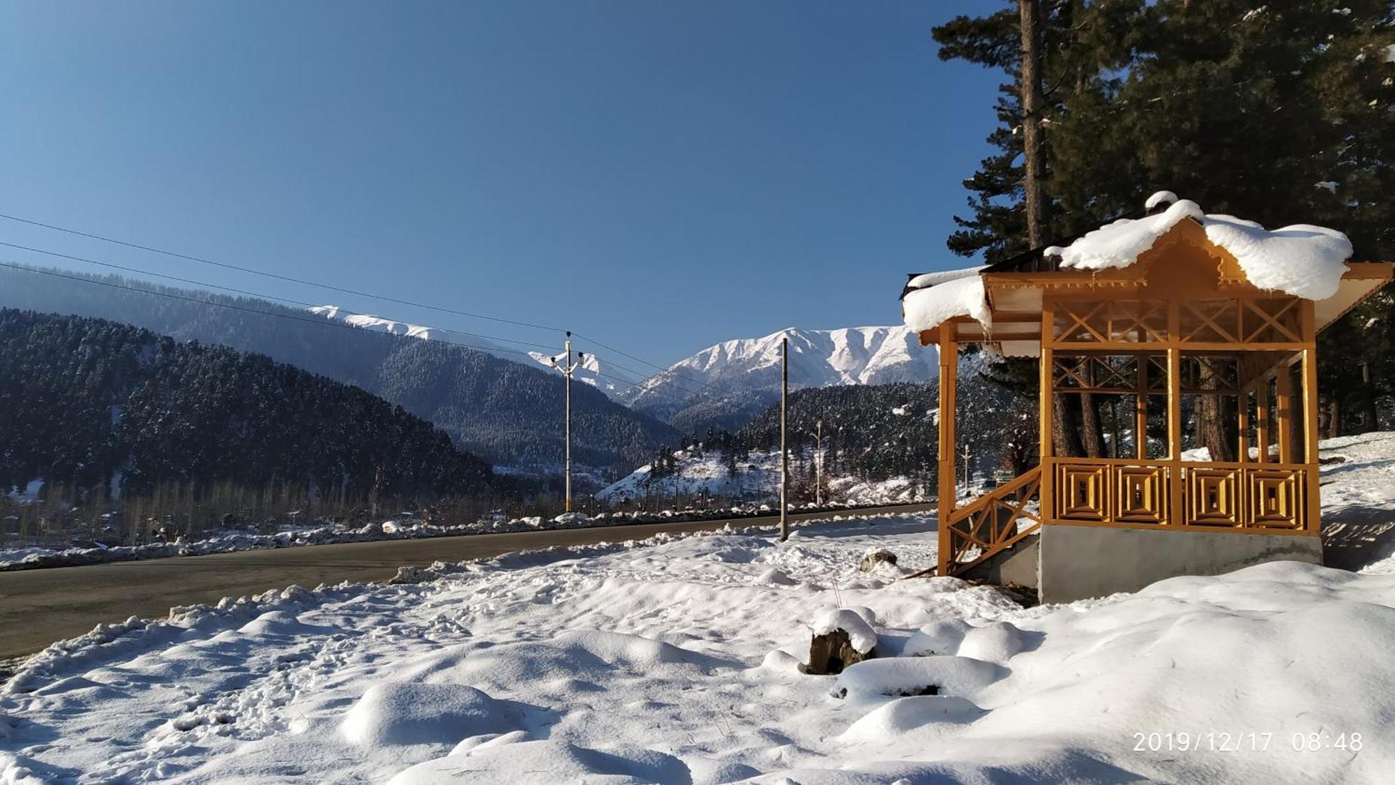 Everest Guest House Gulmarg Ngoại thất bức ảnh