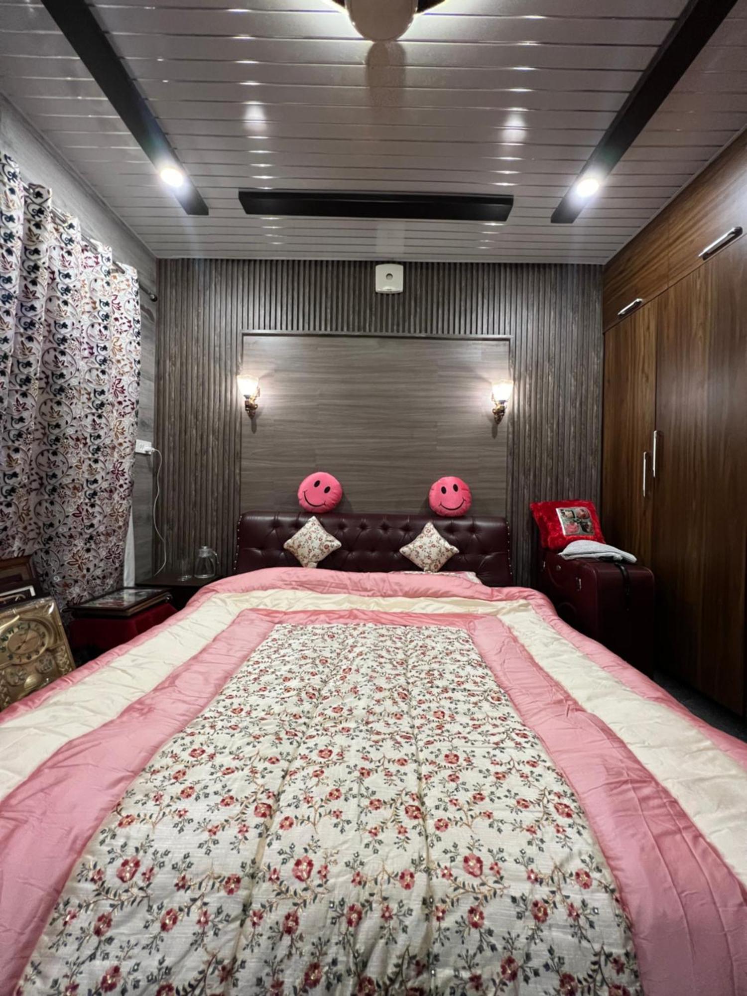 Everest Guest House Gulmarg Ngoại thất bức ảnh