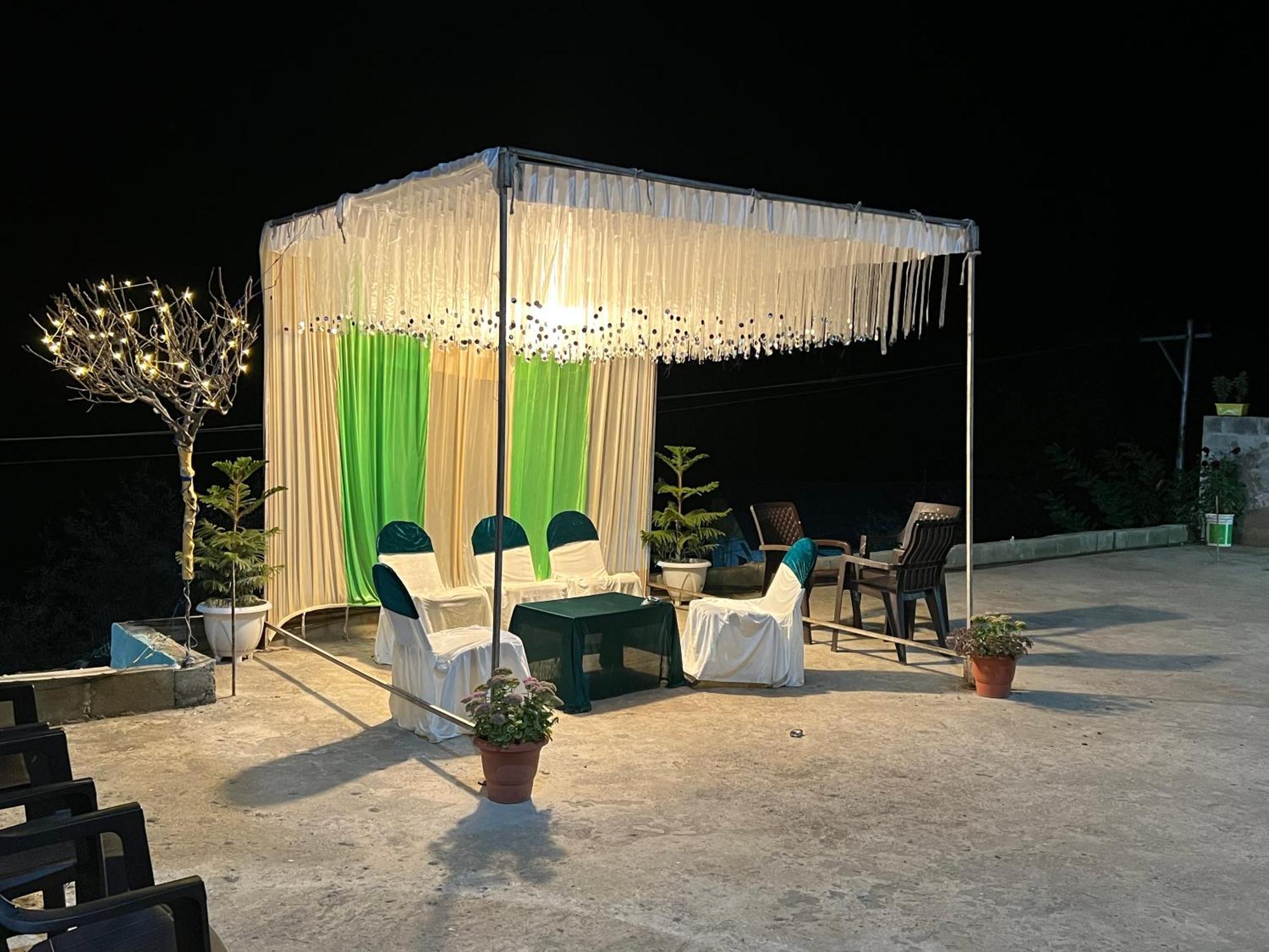 Everest Guest House Gulmarg Ngoại thất bức ảnh