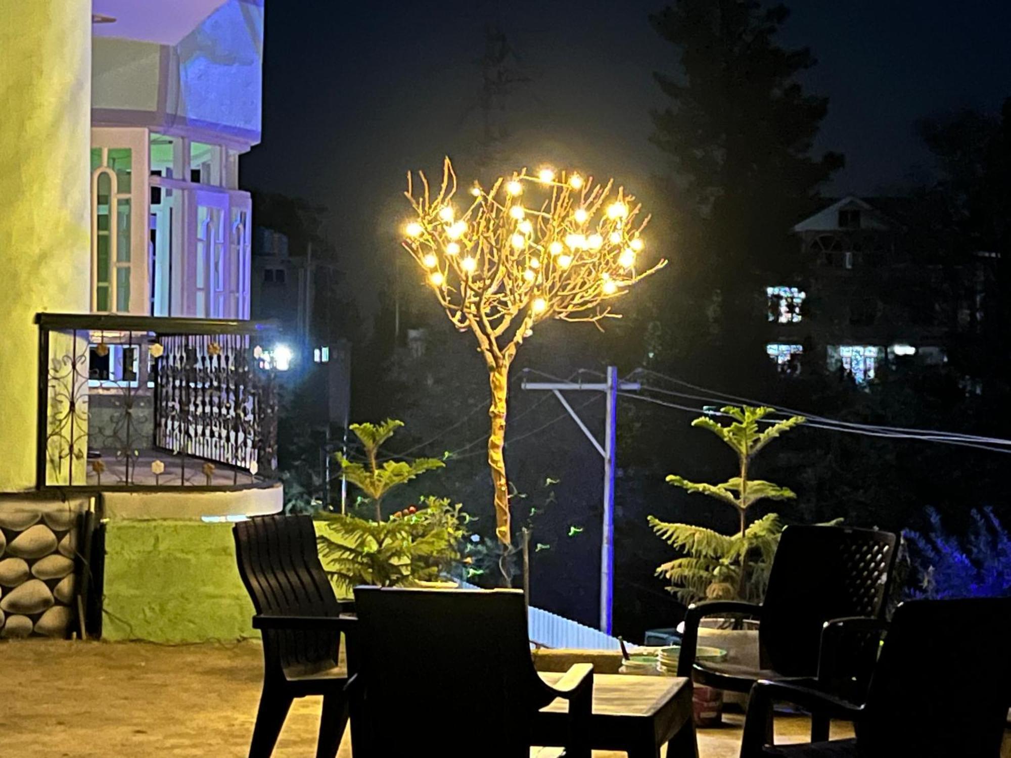 Everest Guest House Gulmarg Ngoại thất bức ảnh