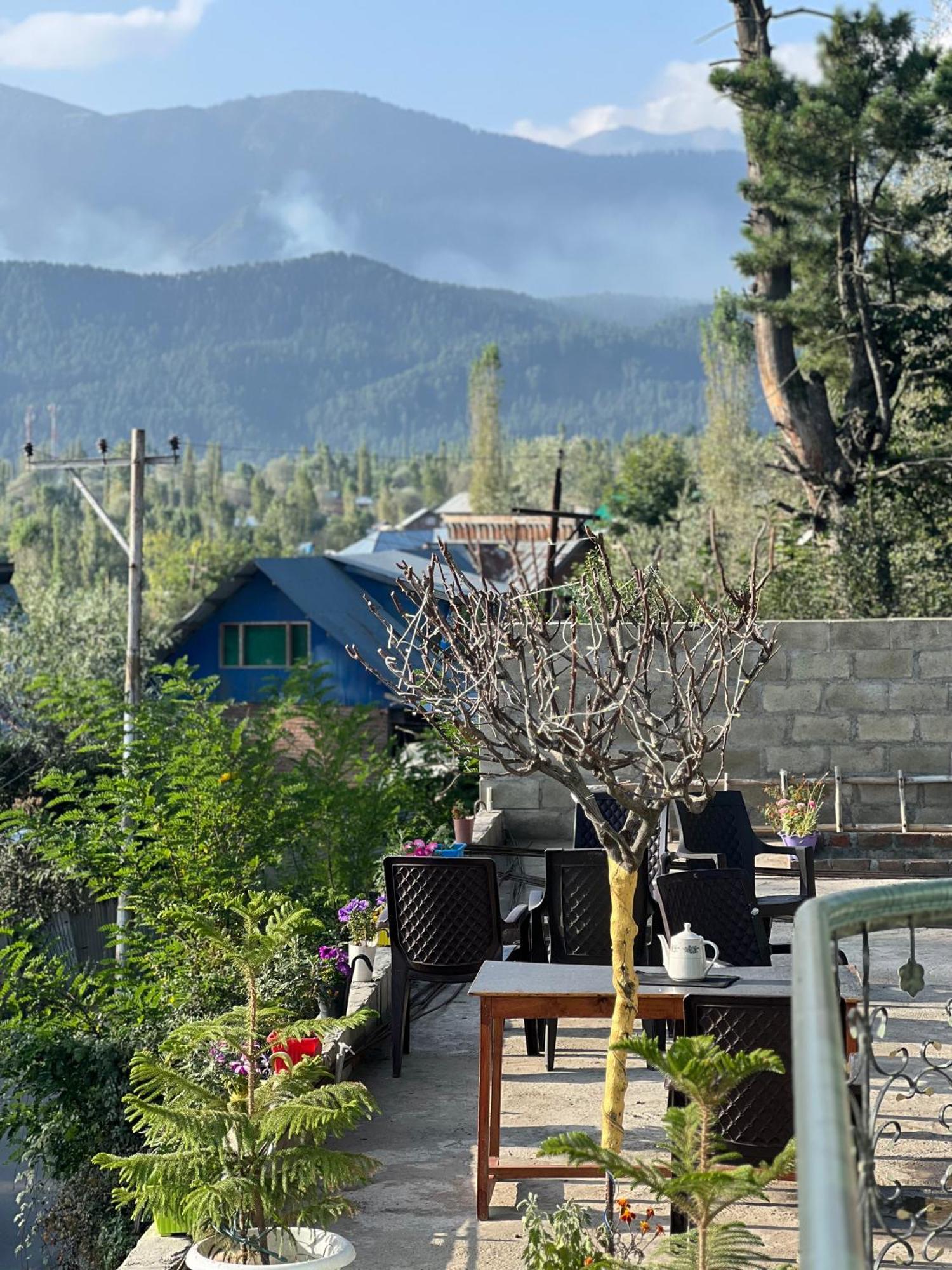 Everest Guest House Gulmarg Ngoại thất bức ảnh
