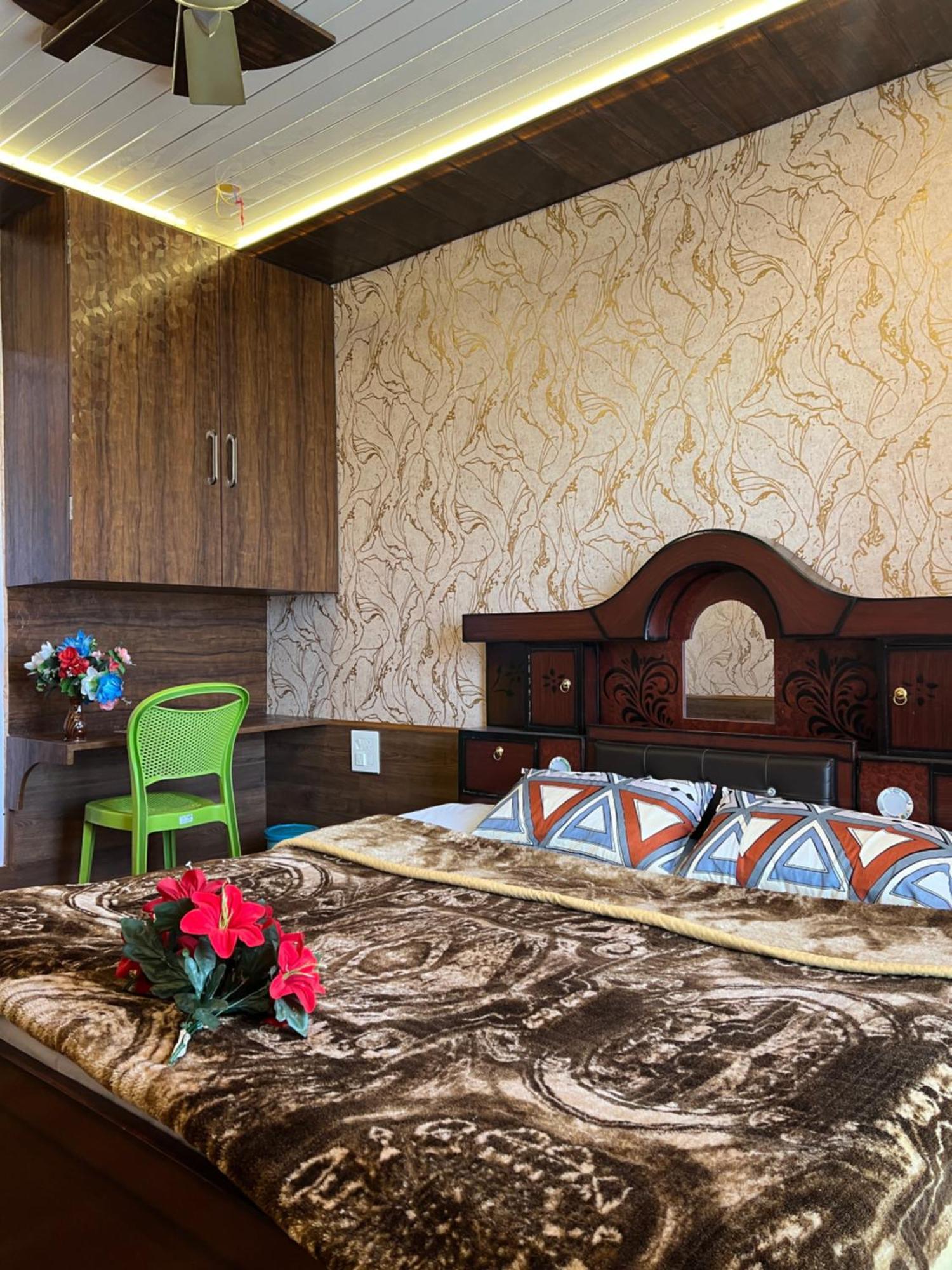 Everest Guest House Gulmarg Ngoại thất bức ảnh